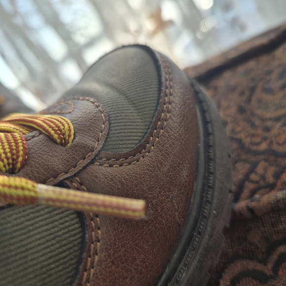 Boys CARTER’S boots Size 8 - Picture 5 of 7